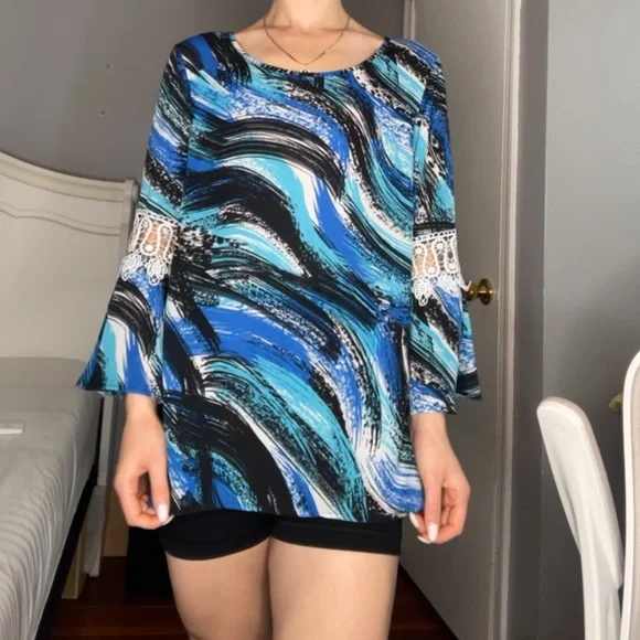 Blue patterned blouse - Picture 7 of 10